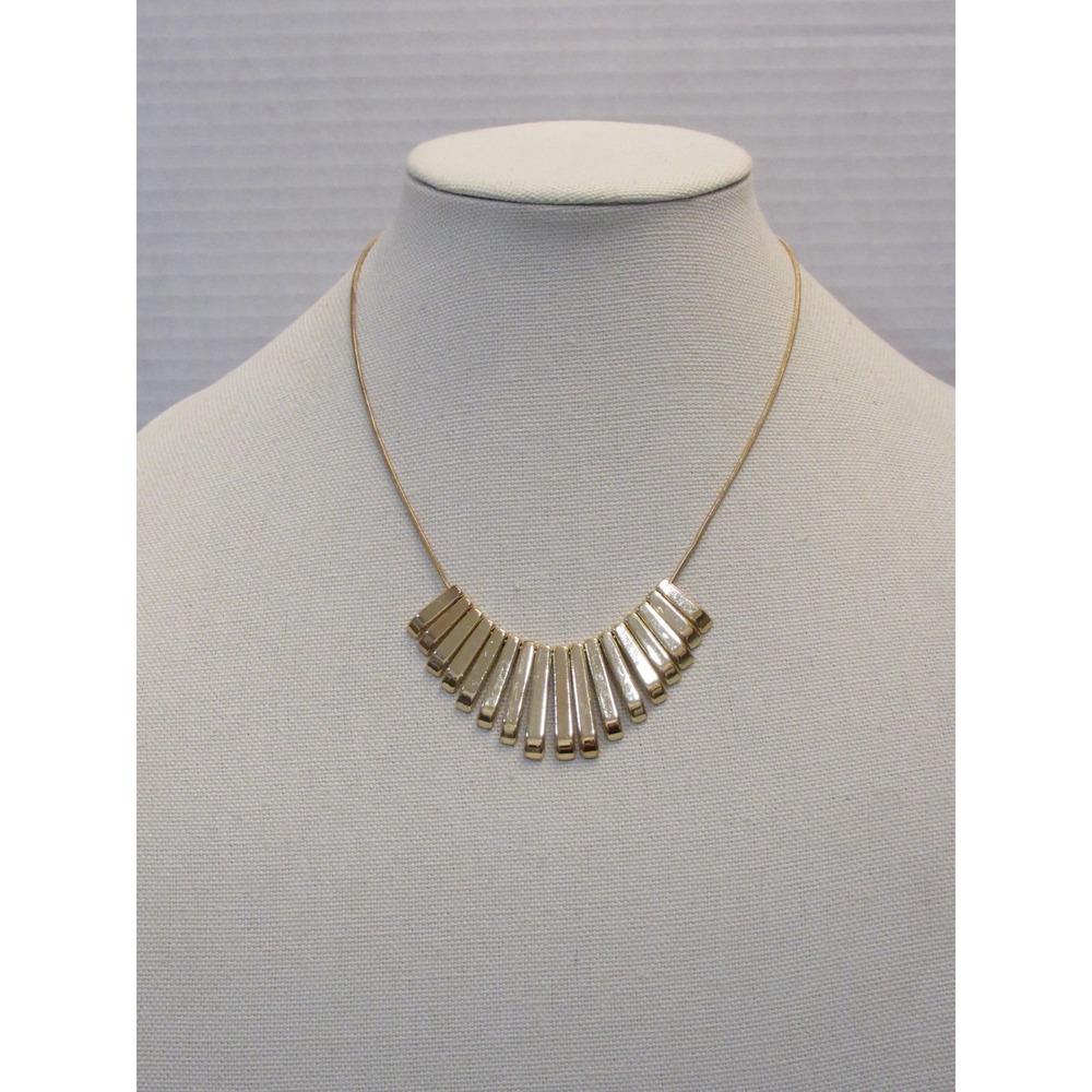 Gold Tone Necklace Sliding Dangle Old Money Quiet Luxury Minimal Regal Upscale - Picture 4 of 5